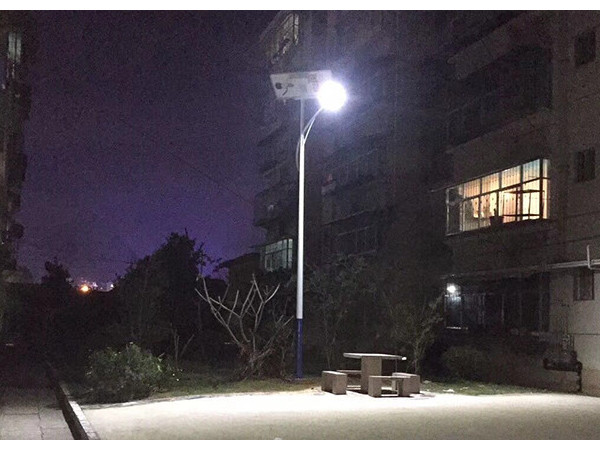 正翔照明太陽(yáng)能路燈