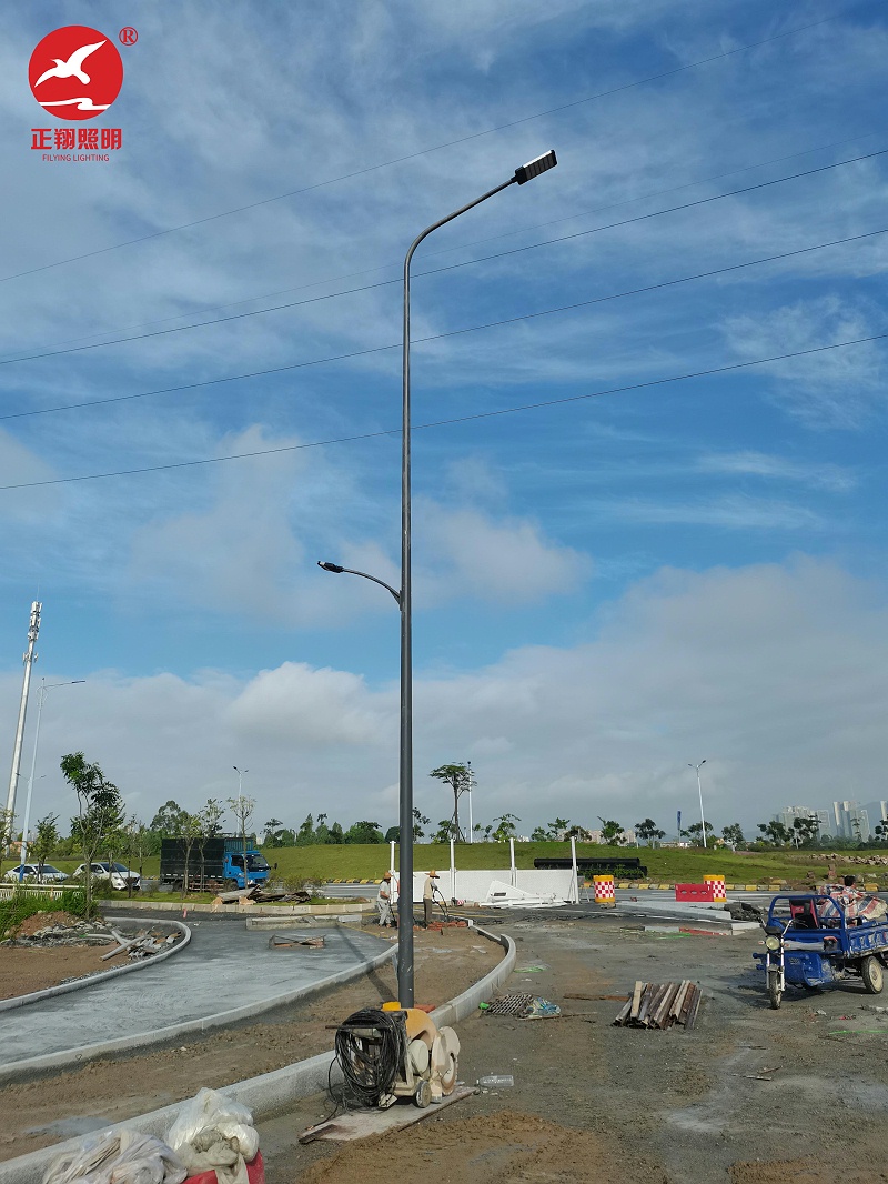  江門(mén)市開(kāi)平市水口鎮(zhèn)雙臂led路燈