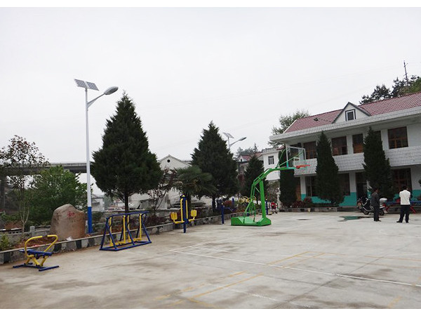 太陽(yáng)能LED綠色照明路燈