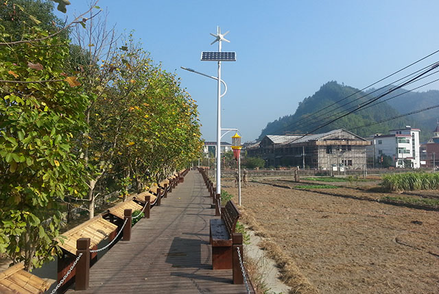 村莊太陽能風(fēng)光互補路燈
